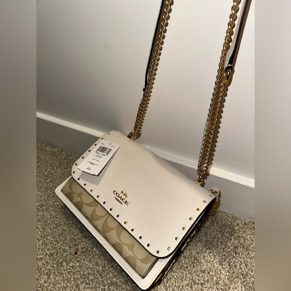 Coach klare crossbody bag in signature leather, brand new with tags! 👜🤎